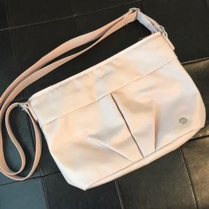 Lululemon city adventurer shoulder bag